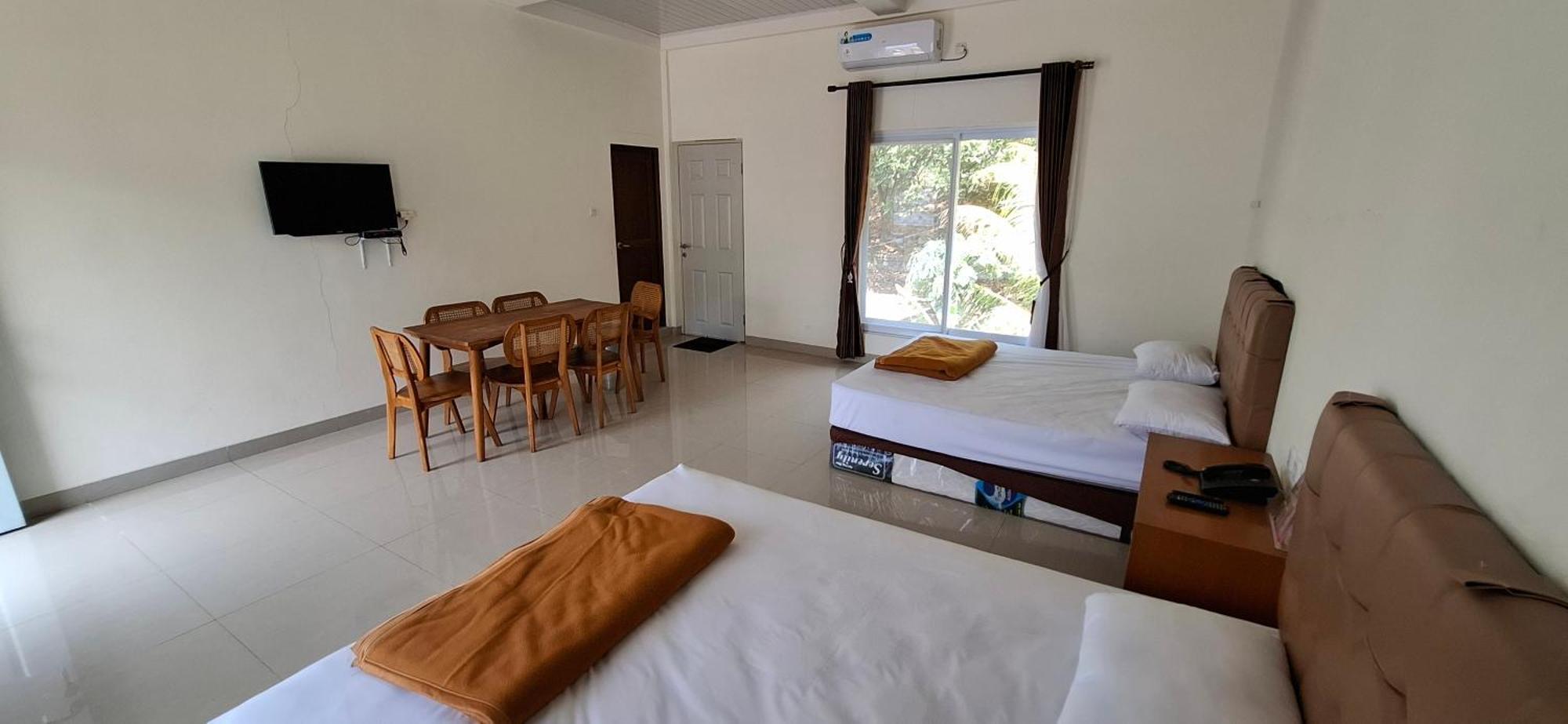 Ciemas Hotel Cipunaga מראה חיצוני תמונה