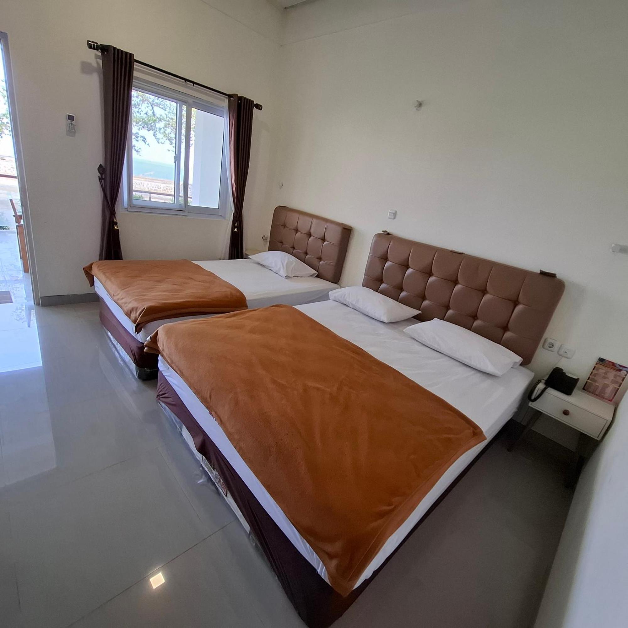 Ciemas Hotel Cipunaga מראה חיצוני תמונה