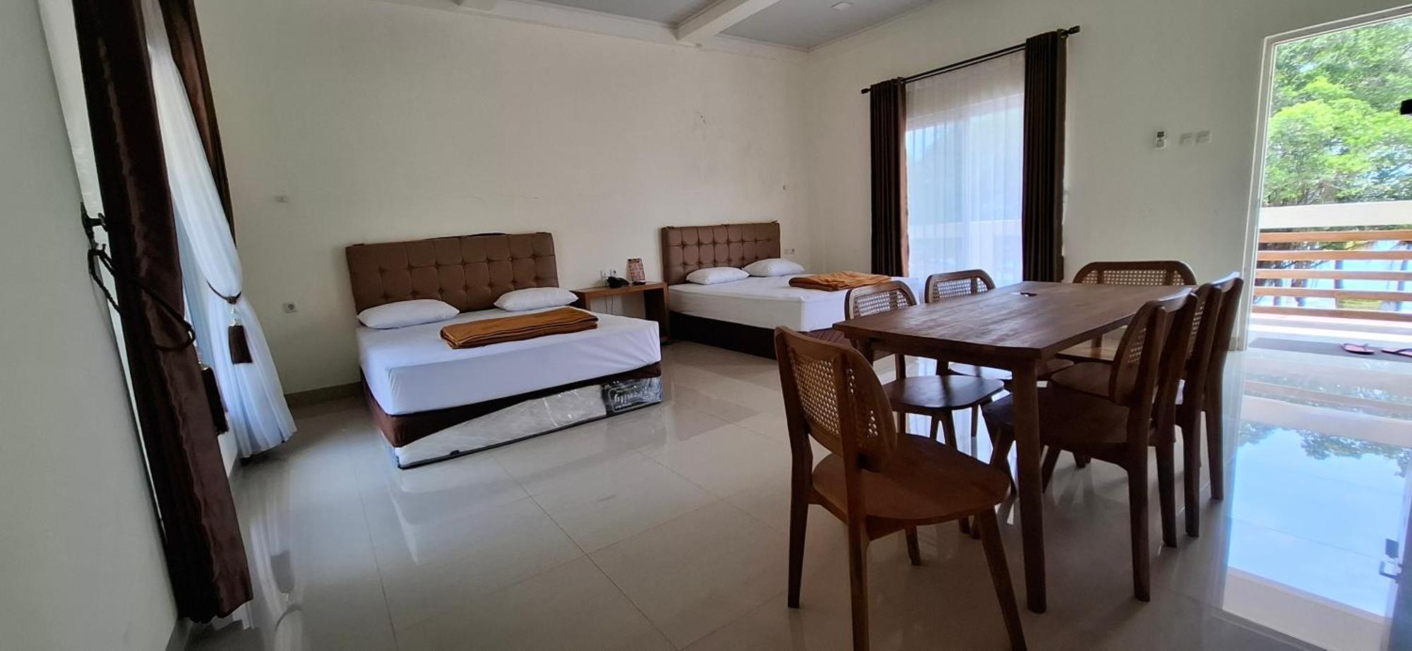 Ciemas Hotel Cipunaga מראה חיצוני תמונה