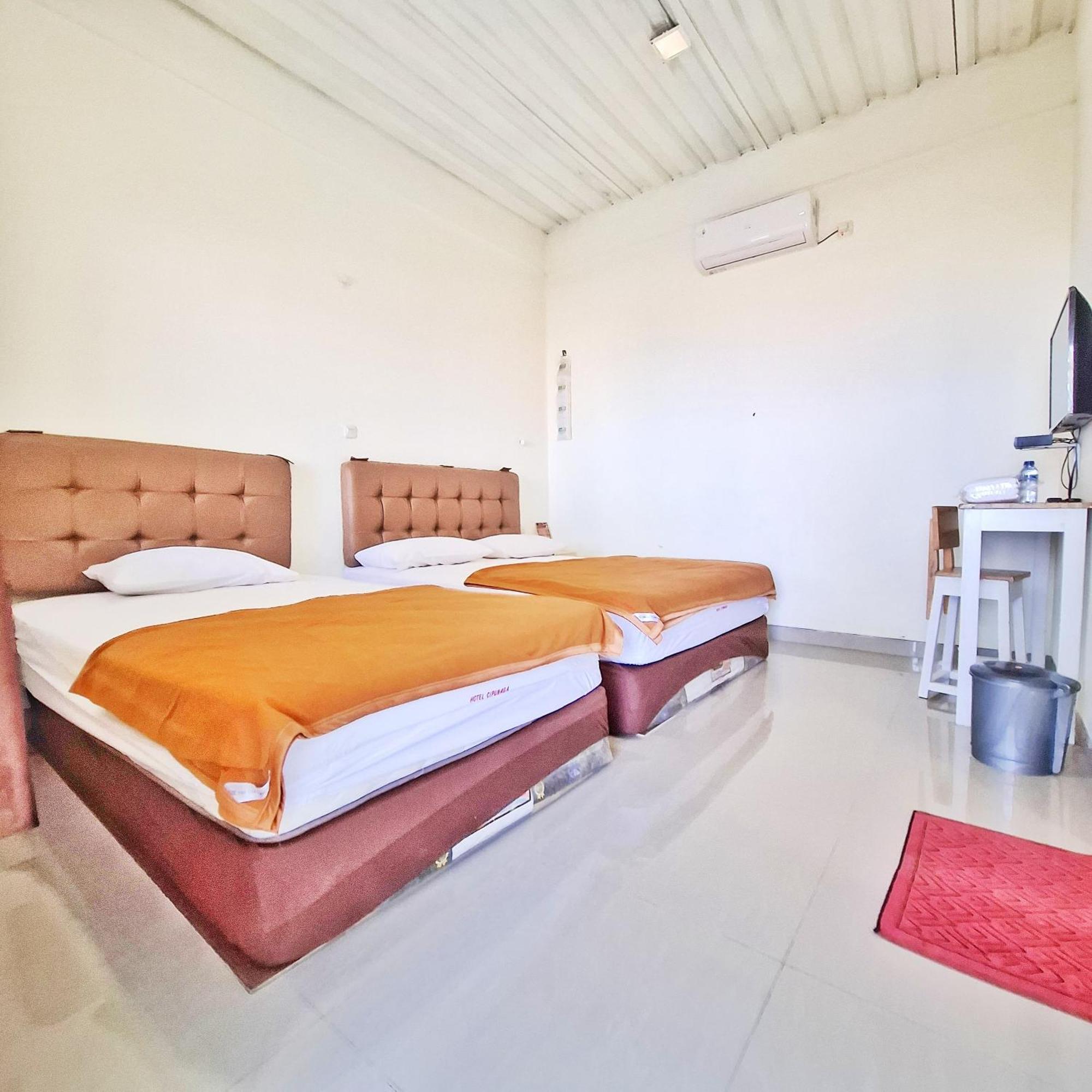 Ciemas Hotel Cipunaga מראה חיצוני תמונה