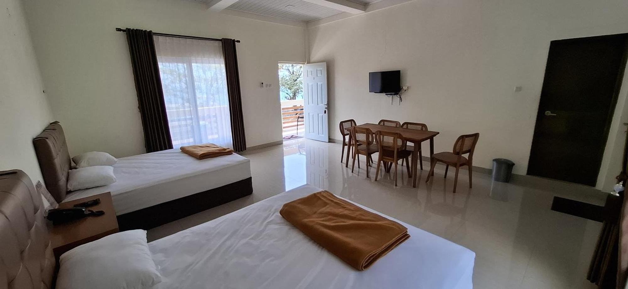 Ciemas Hotel Cipunaga מראה חיצוני תמונה