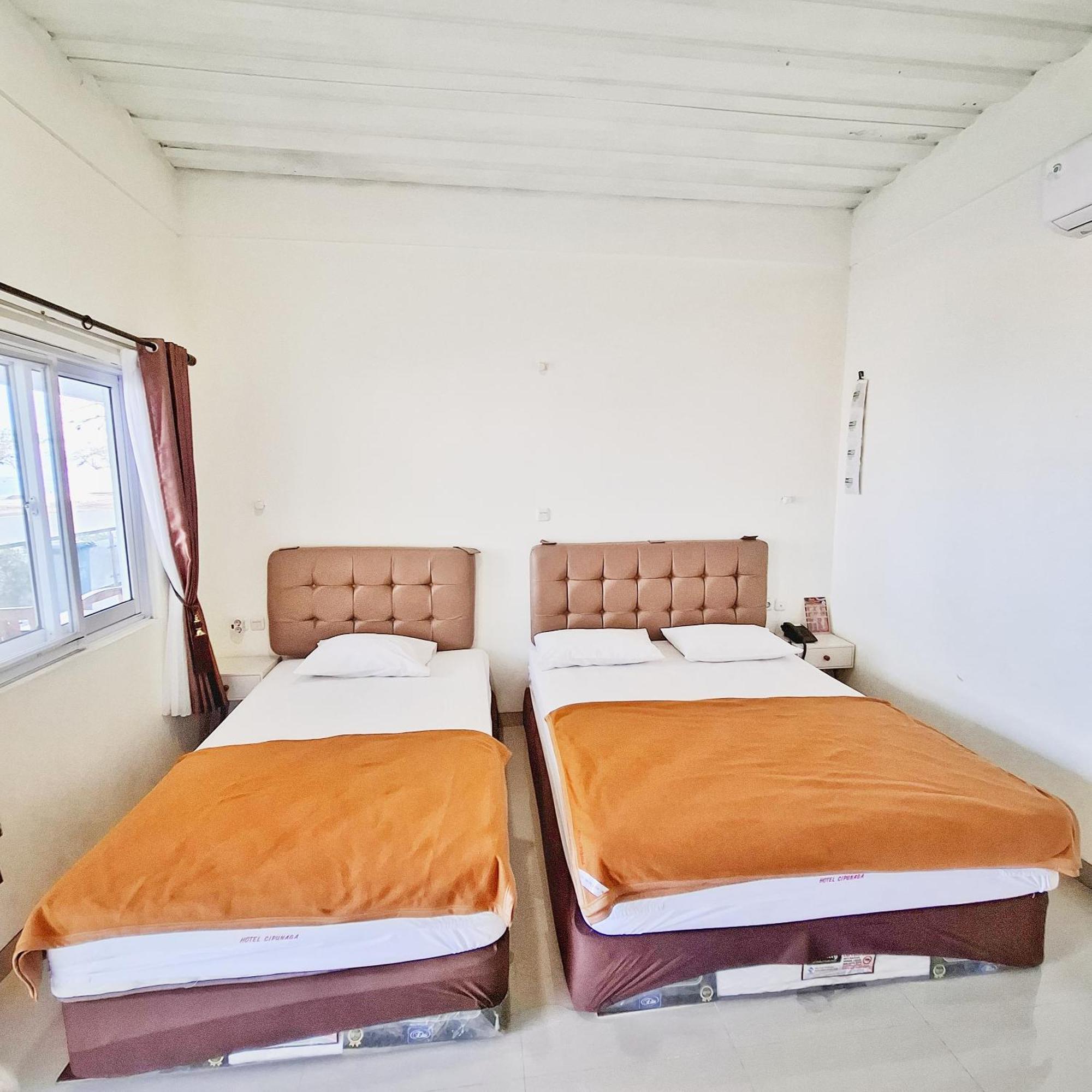 Ciemas Hotel Cipunaga מראה חיצוני תמונה